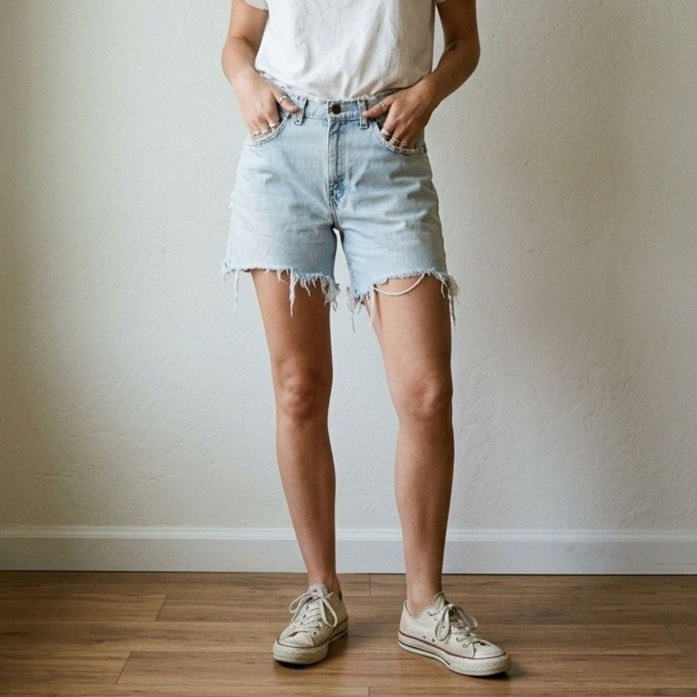Vintage 90s Levi's 550 Shorts Womens 25 Light Wash Distressed Orange Tab DIY